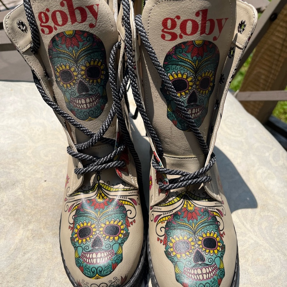 Goby Sugar Skull boots size 10.5-11, 41 Euro size - lace up combat boots